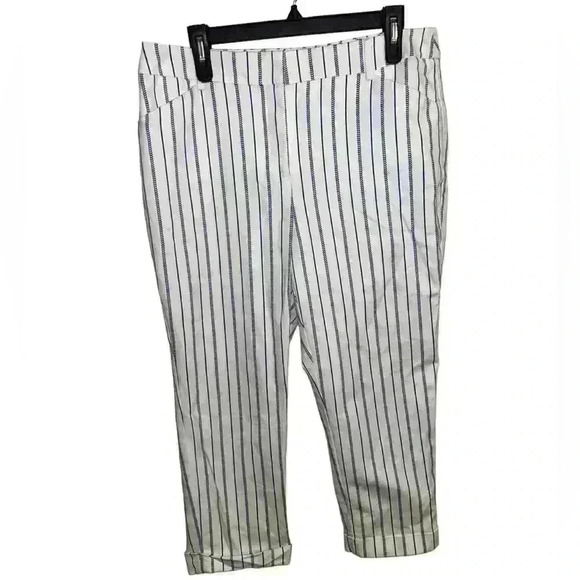 Chicos Cropped Pants Size 34 So Slimming Striped Flat Front White 1.5 Crop - Picture 1 of 6